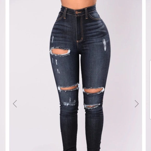 Highwasited ripped dark wash jeans - Picture 2 of 6